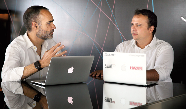 1262_coaches05 Coaches