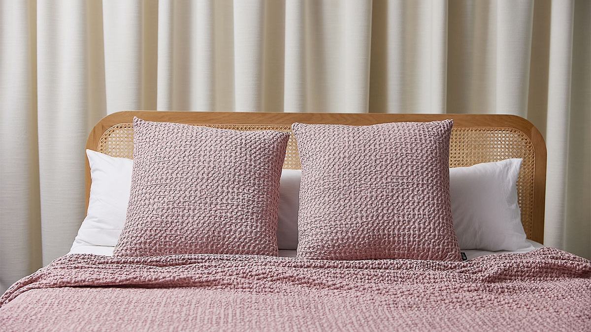 Torres Novas | Colcha em favo rosa-velho | 189,99 euros