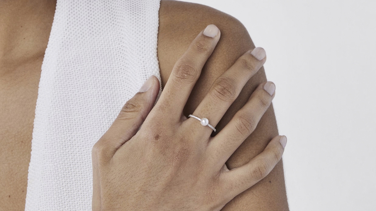 Les Classiques | Anel em ouro branco com diamantes e pérola | 470 euros