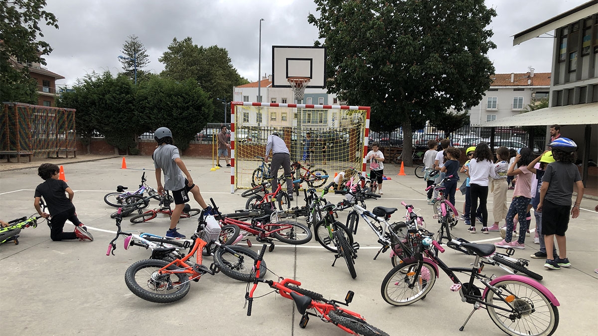 PéPedal: levar crianças a pé ou de bicicleta para a escola