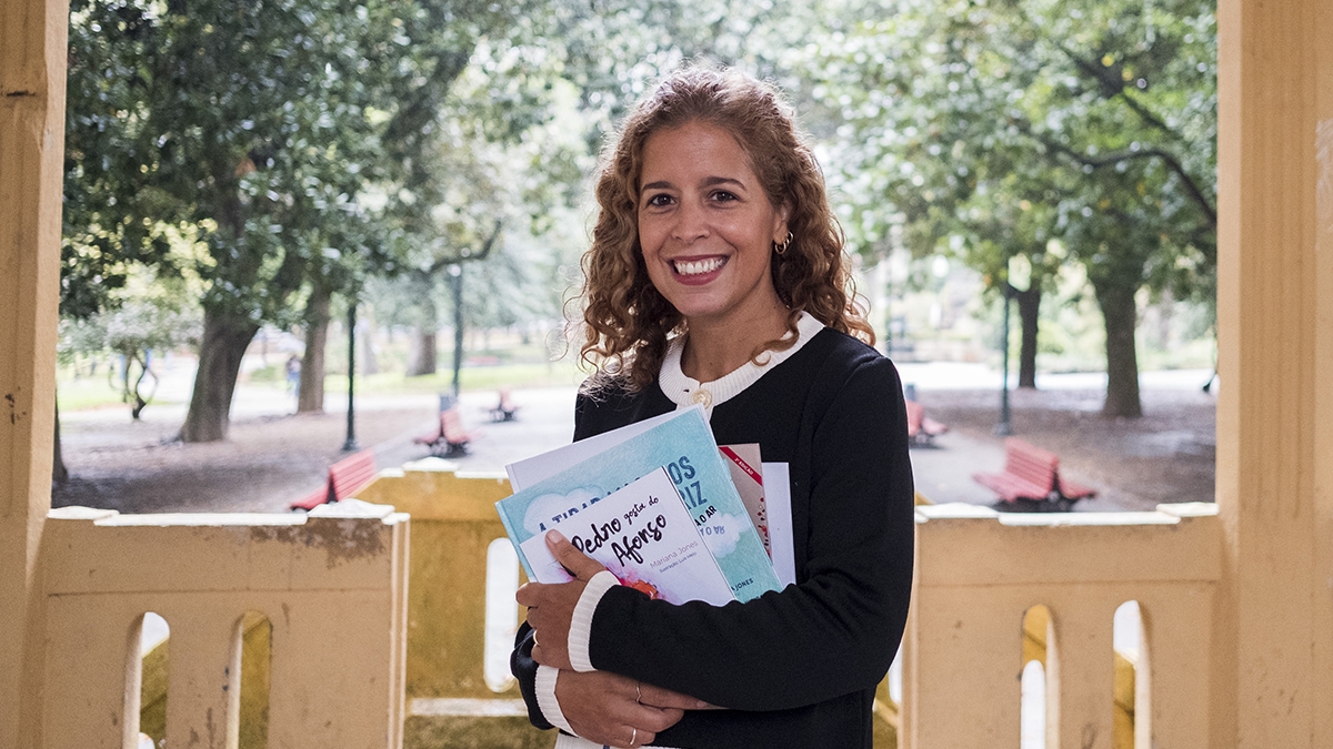 Escritora Mariana Jones